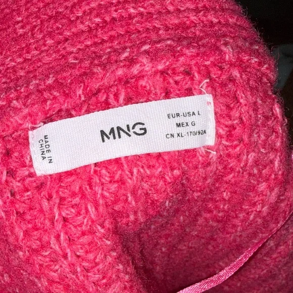 Chunky Raspberry Button-Front Cardigan Sweater - Picture 3 of 3